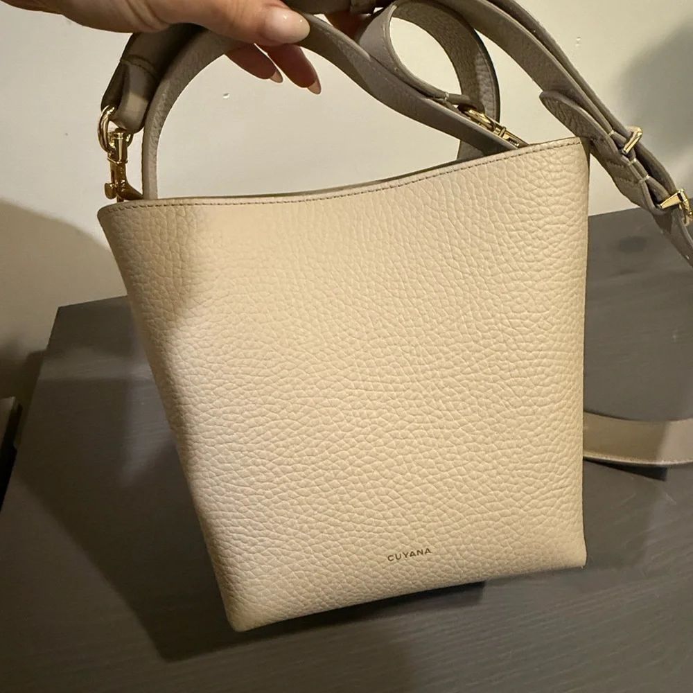 Cuyana Beige Mini Linea Bucket Bag - Picture 11 of 16
